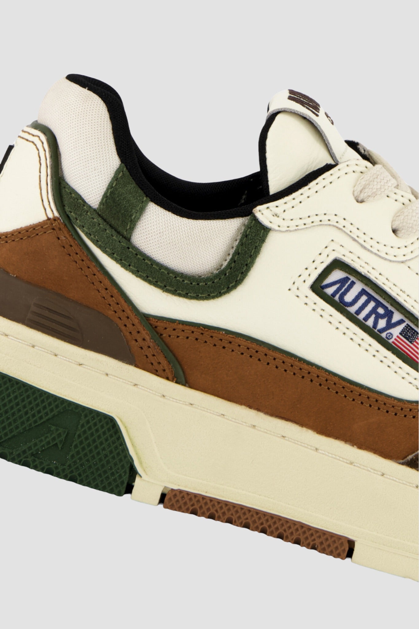 N03 CLC LOW WOM SUEDE /NABUK EBONY /MIL