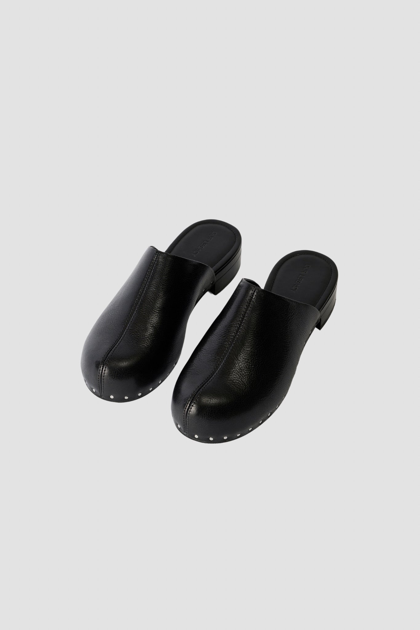 NOATO CLOG Black supple cpw hide