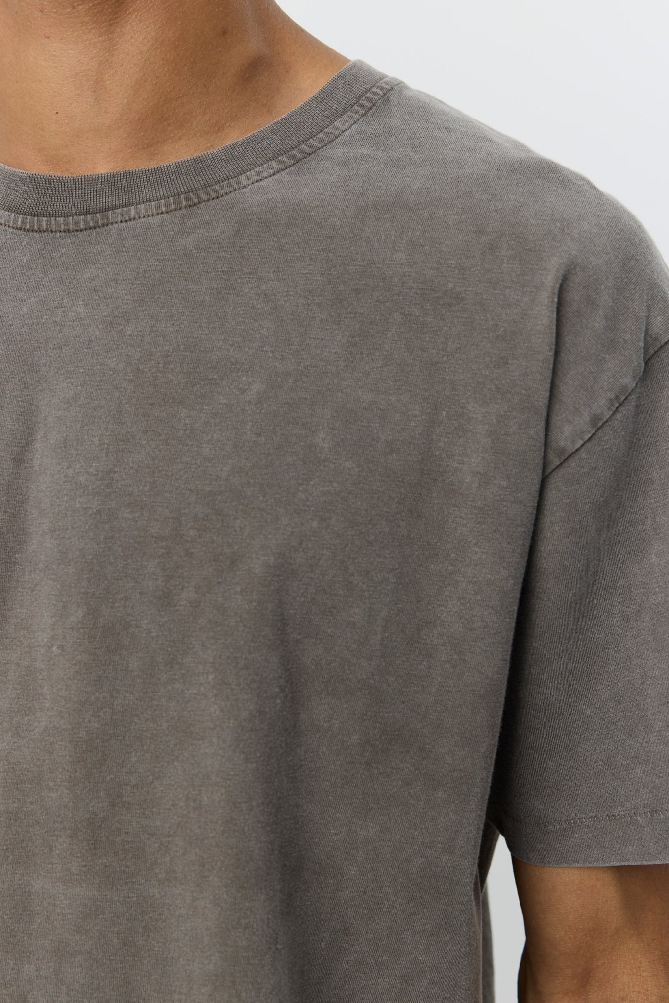 NEW TEE Washed Pavement