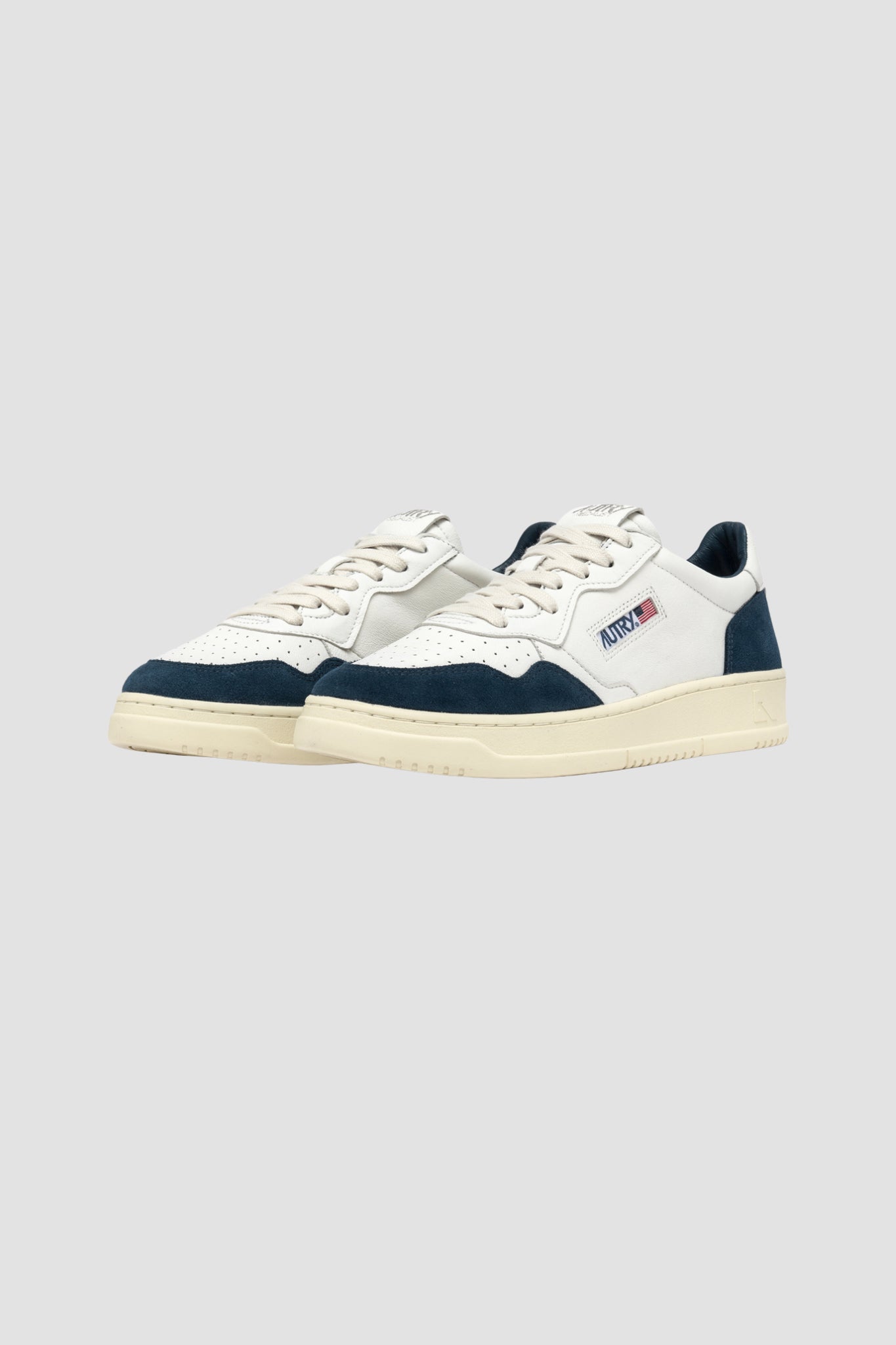 MEDALIST LOW GOAT/SUEDE WHT/CAPRI