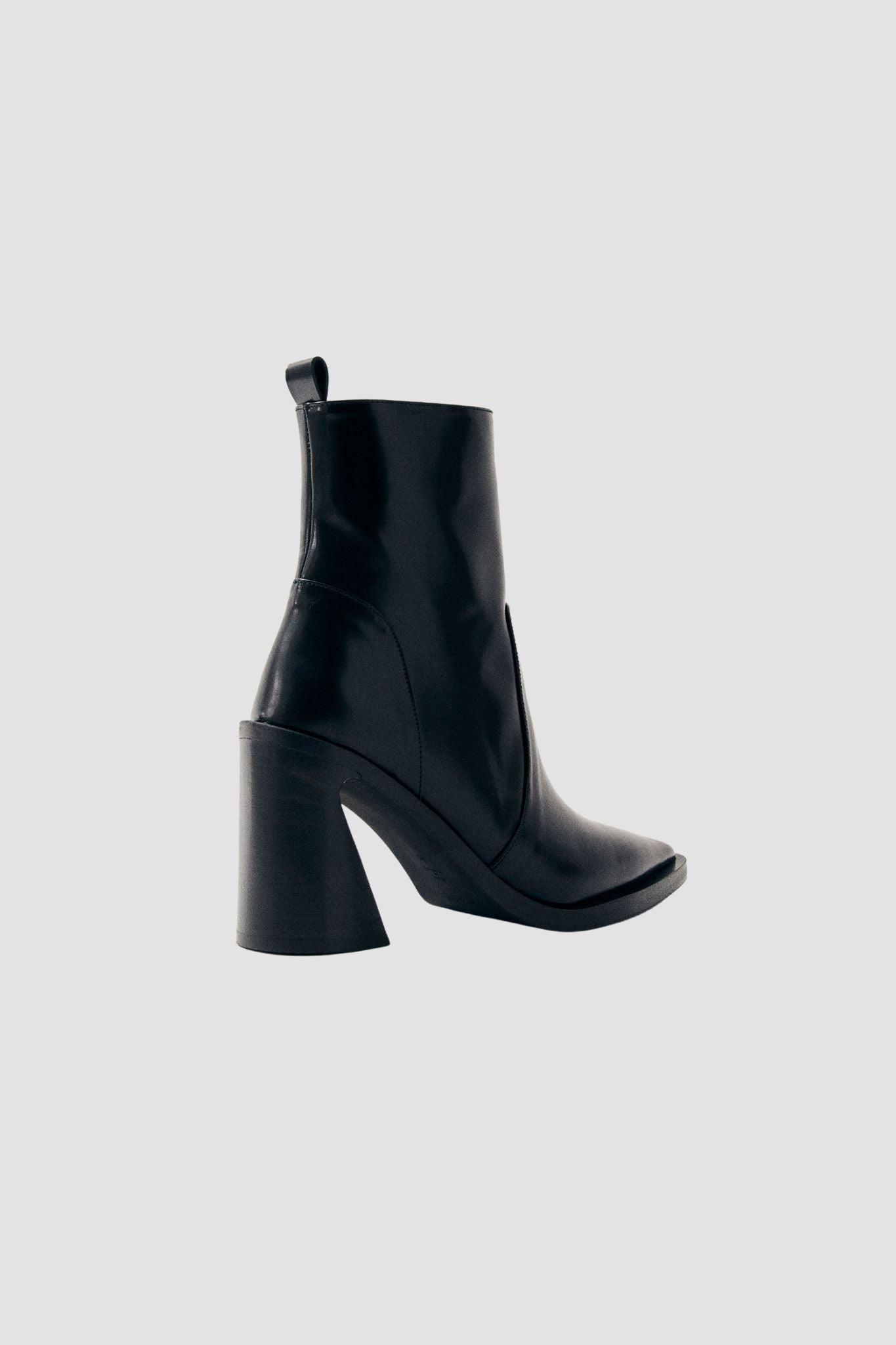 HAYLO LEATHER ANKLE BOOTS BLACK