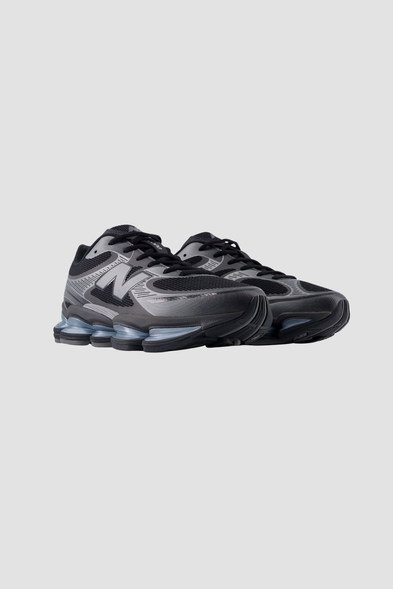 U2000EA Black/ Dark Silver Metallic/ L. Chrome