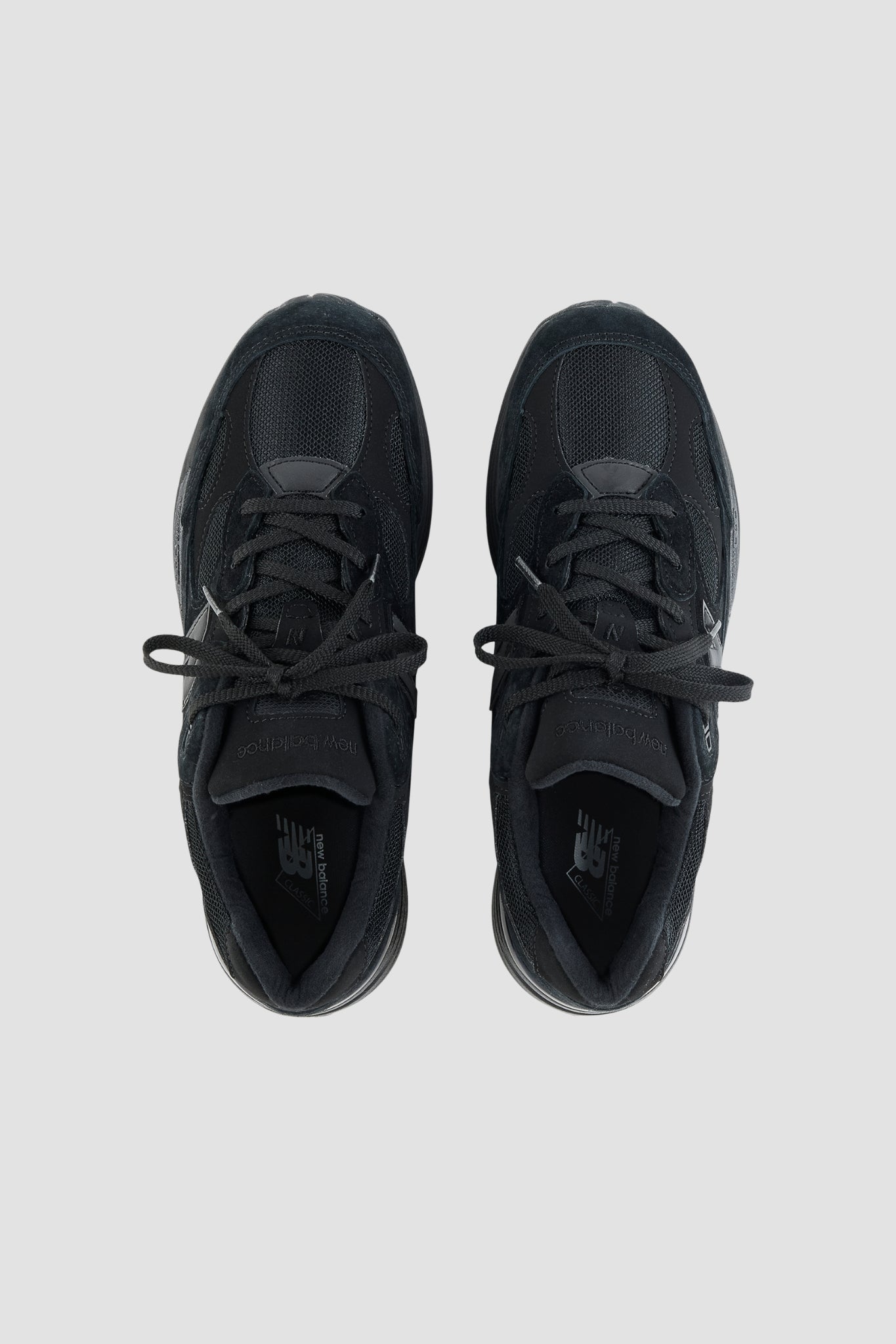 U992TB Black/ Black