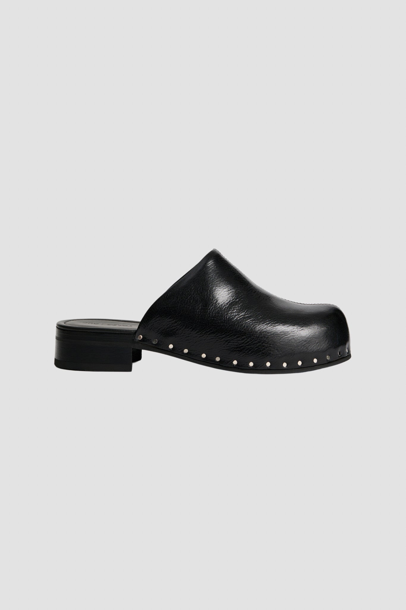 NOATO CLOG Black supple cpw hide