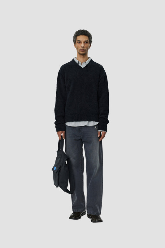 V-NECK SWEATER Furry Black