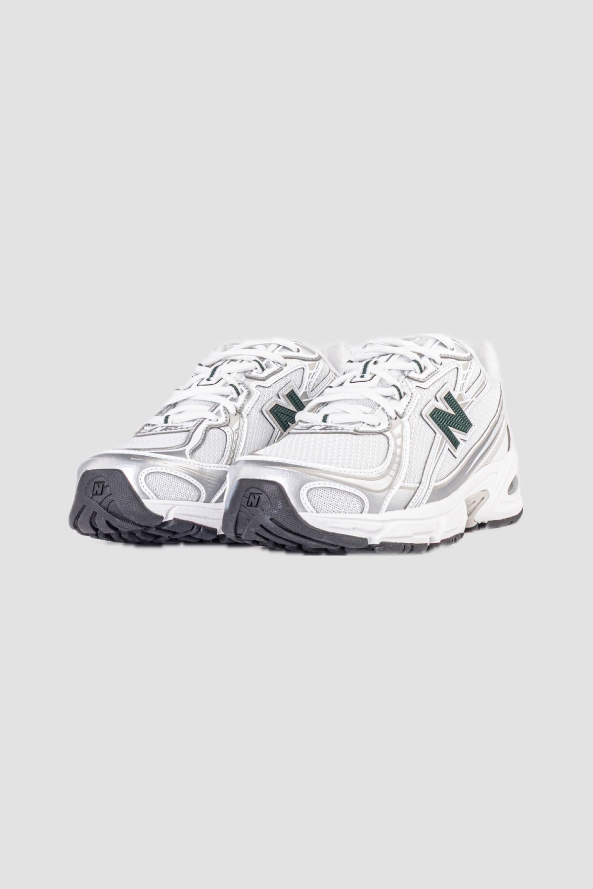 740 White/Nordic green