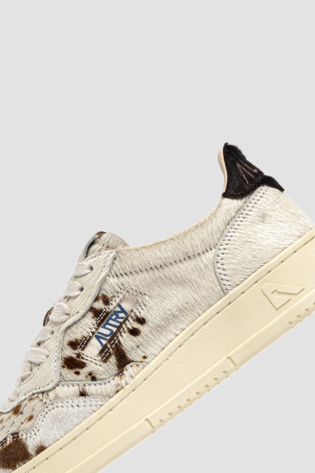 MEDALIST LOW PONY Safari drip/brown