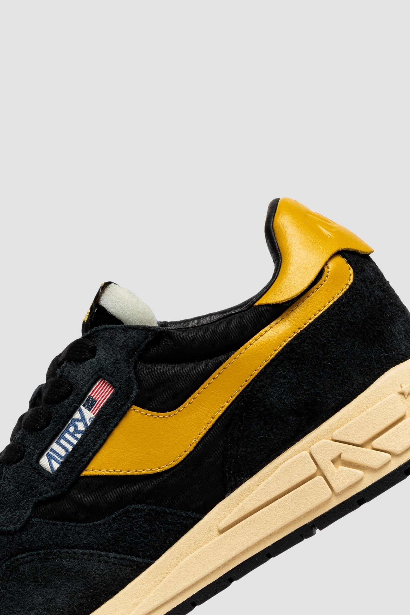 REELWIND LOW SUEDE/NET Black/Yellow