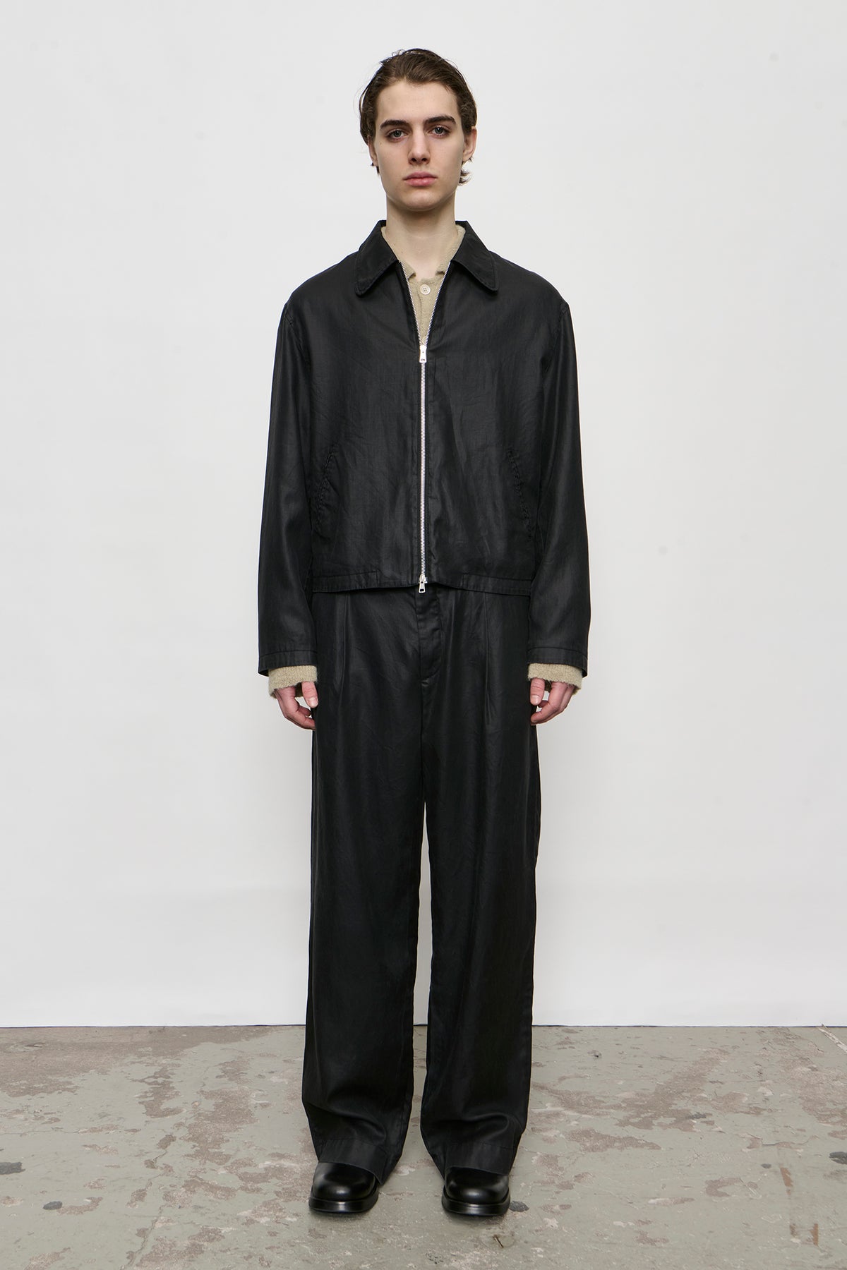 STILL CHINO lacquer black mirror tencel