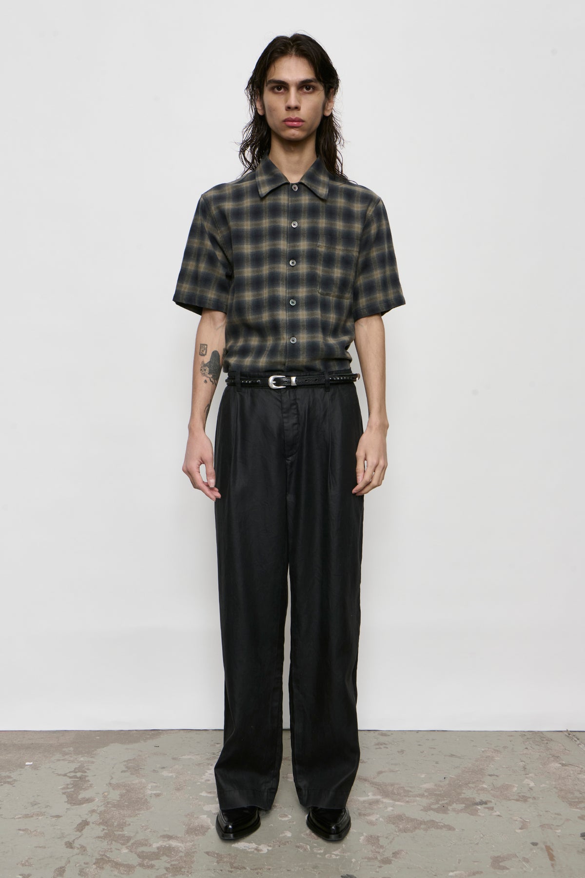 STILL CHINO lacquer black mirror tencel