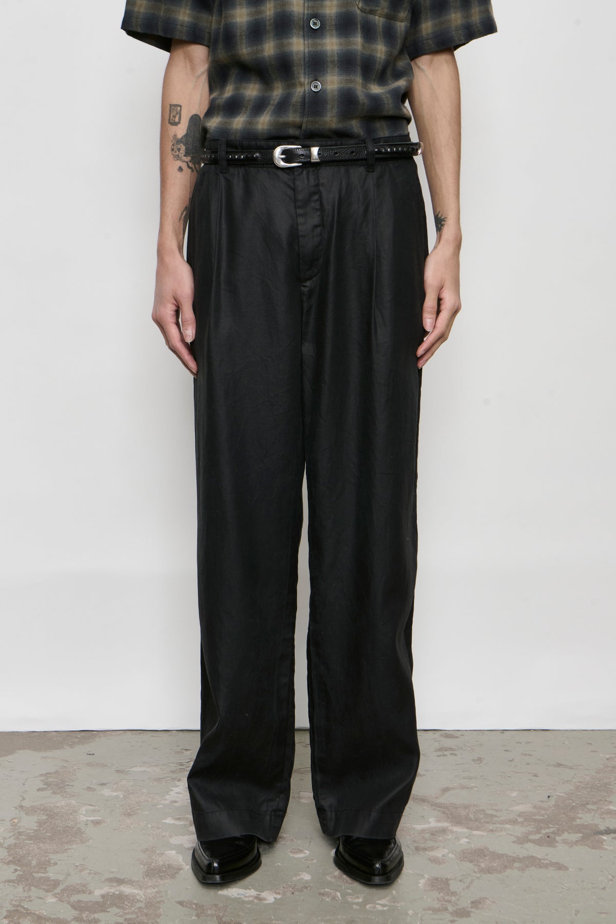 STILL CHINO lacquer black mirror tencel