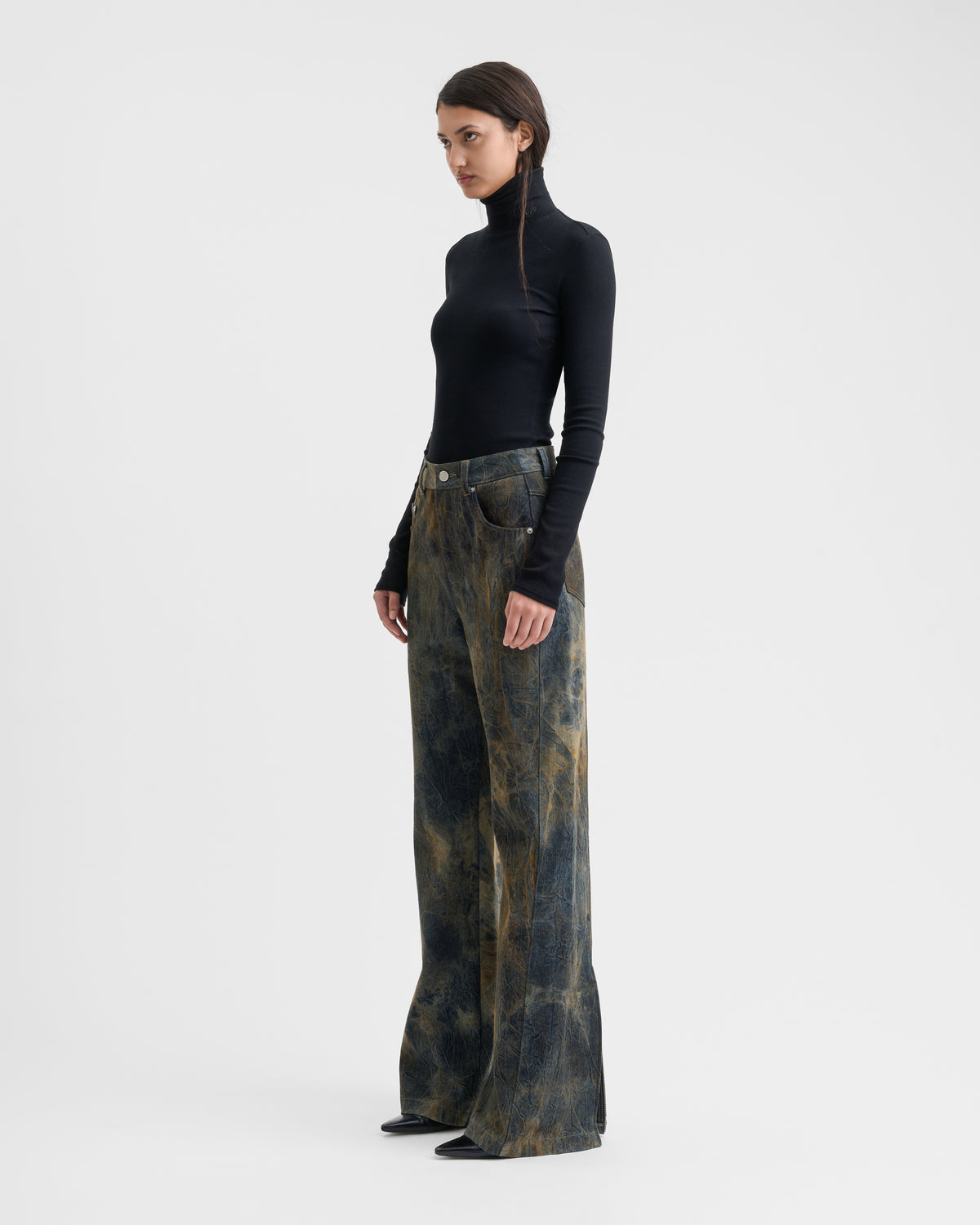OVER-DYED BACK SLIT JEANS muted neuterals