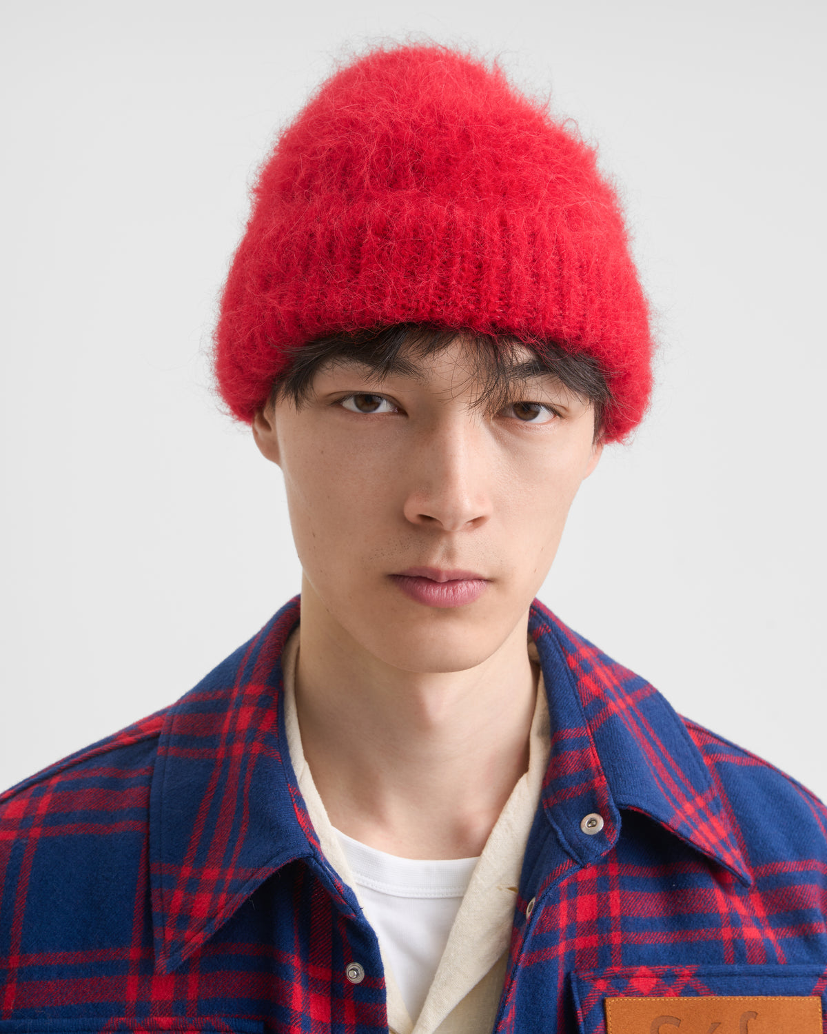 FUZZY BEANIE red