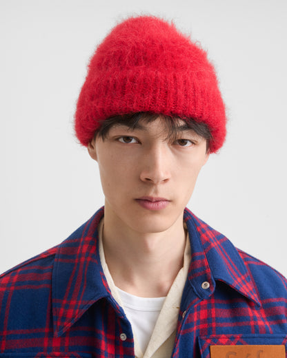 FUZZY BEANIE red