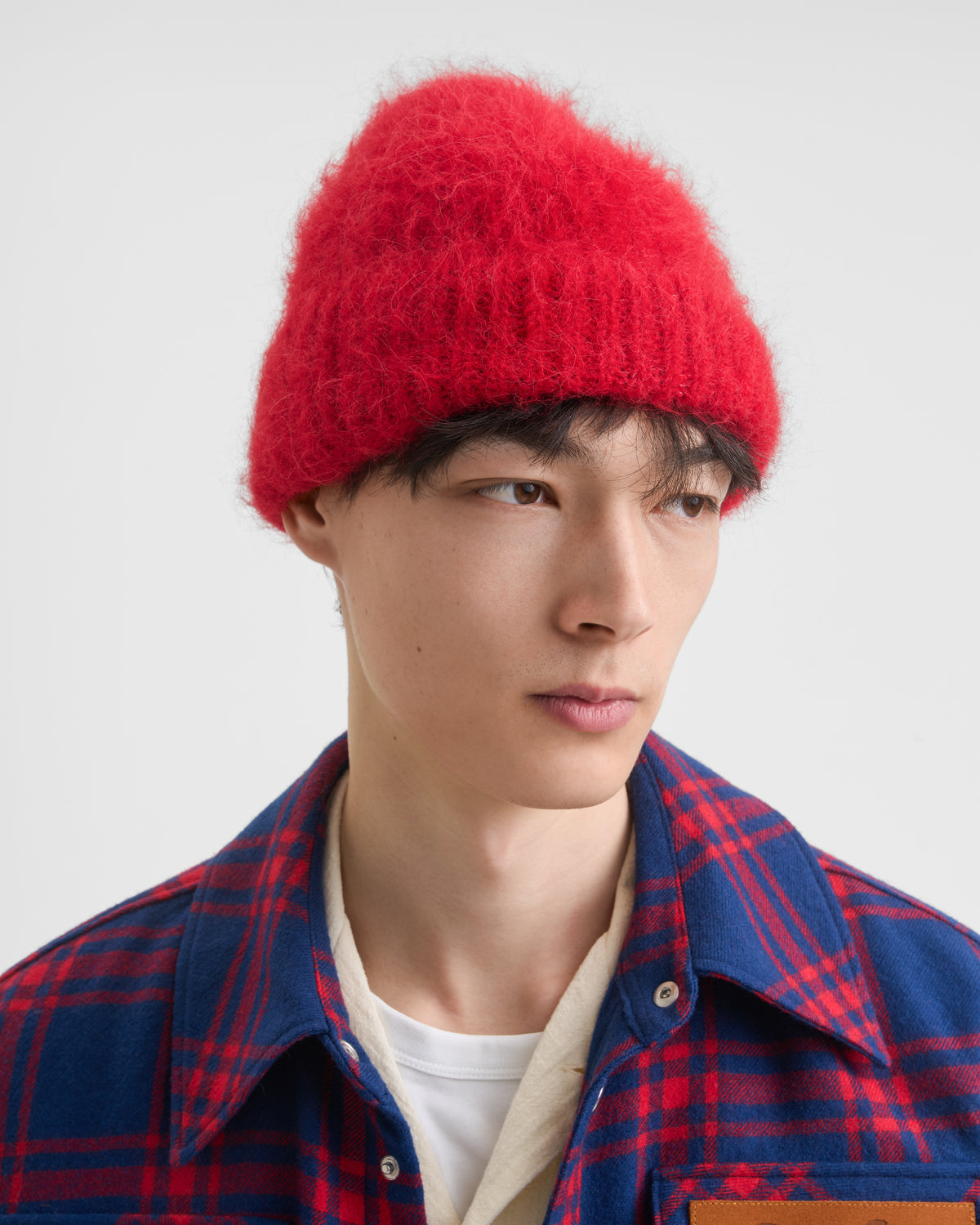 FUZZY BEANIE red