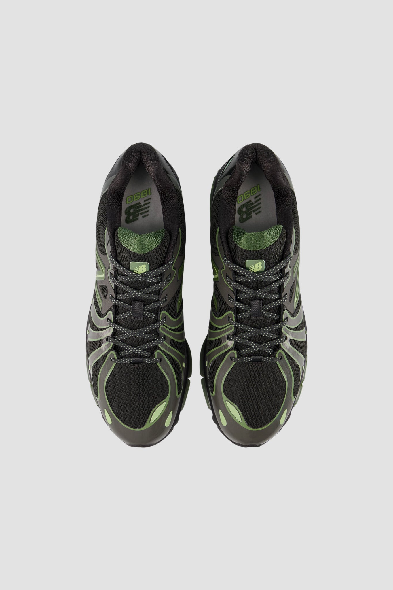 1890 Faded black/utility green
