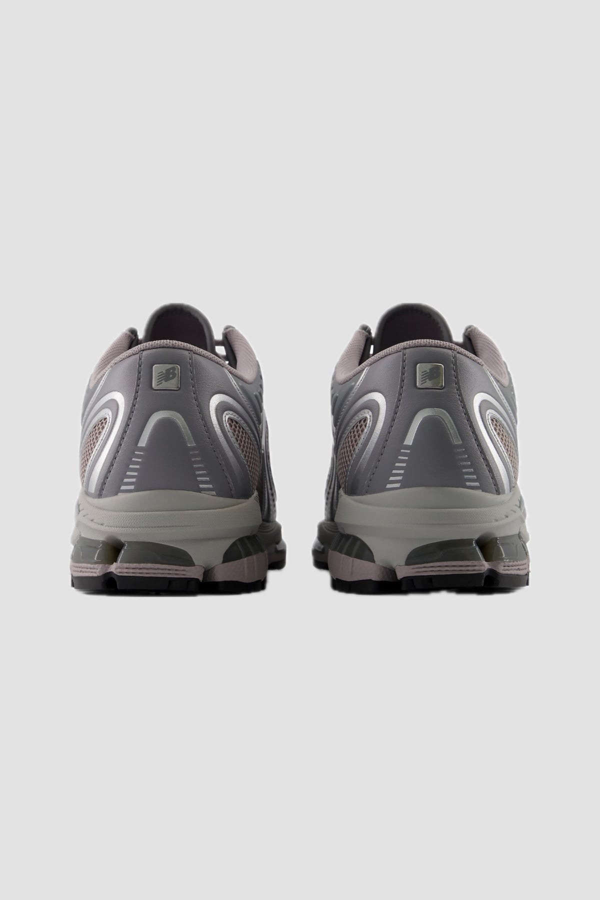 U1890 Truffle Salt/ Silver metallic