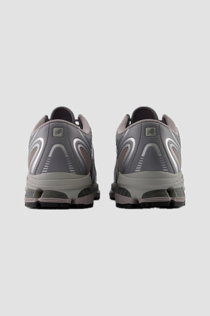 U1890 Truffle Salt/ Silver metallic