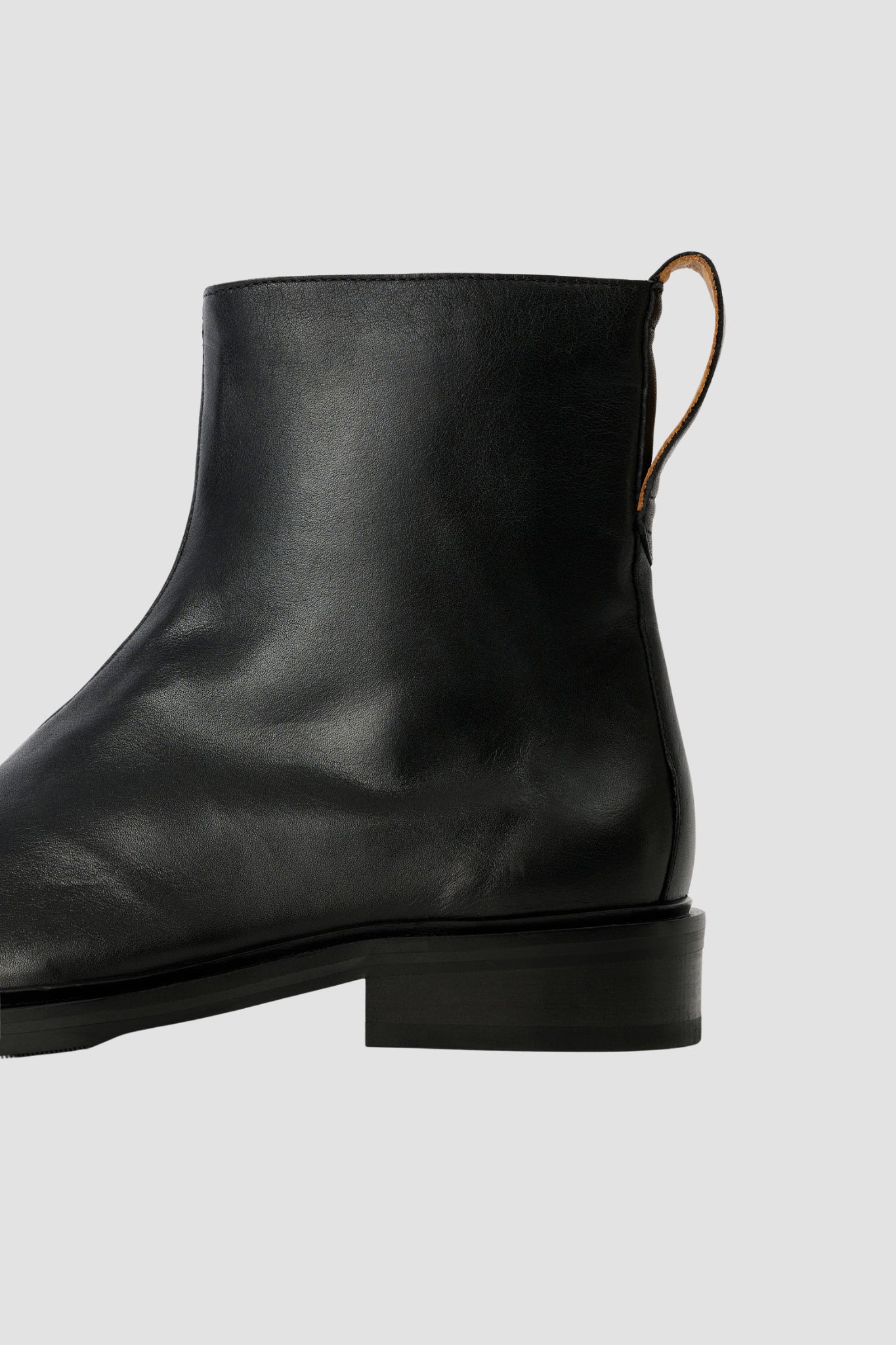 DAIMONO BOOT Malleable Black Bull Hide