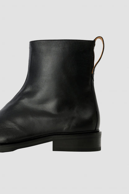 DAIMONO BOOT Malleable Black Bull Hide