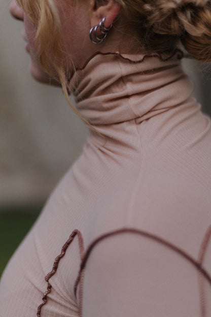 OMATO TURTLENECK Tin Beige