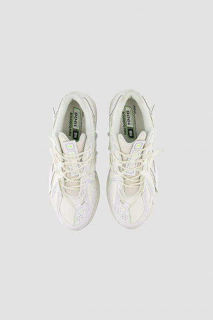 U1906AE White /Mint Flash