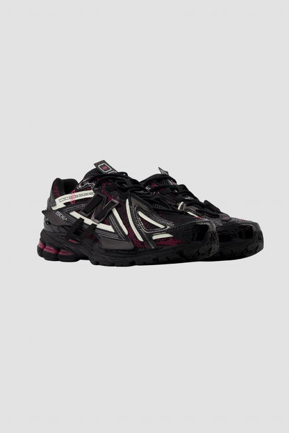 U1906AD Black/ Dragon Berry/ White