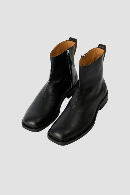 DAIMONO BOOT Malleable Black Bull Hide