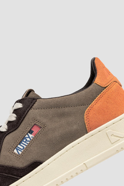 MEDALIST LOW TRIC/SUEDE Moka/Fanta