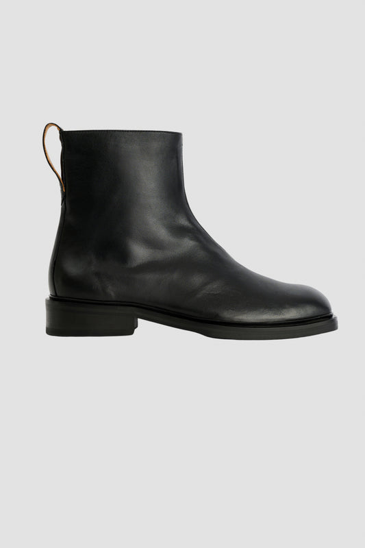 DAIMONO BOOT Malleable Black Bull Hide
