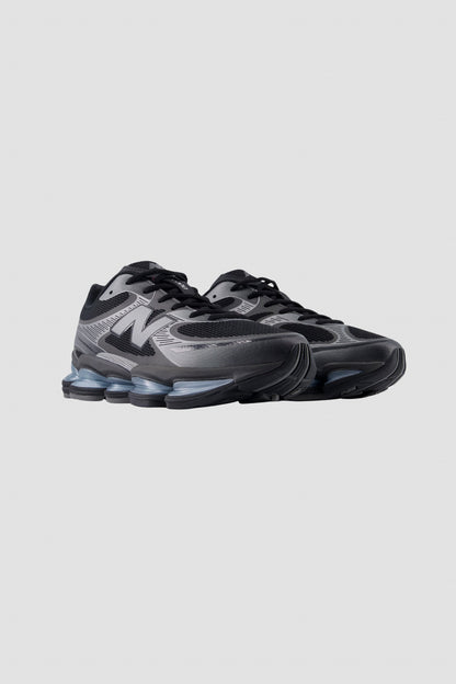 U2000EA Black/ Dark Silver Metallic/ L. Chrome