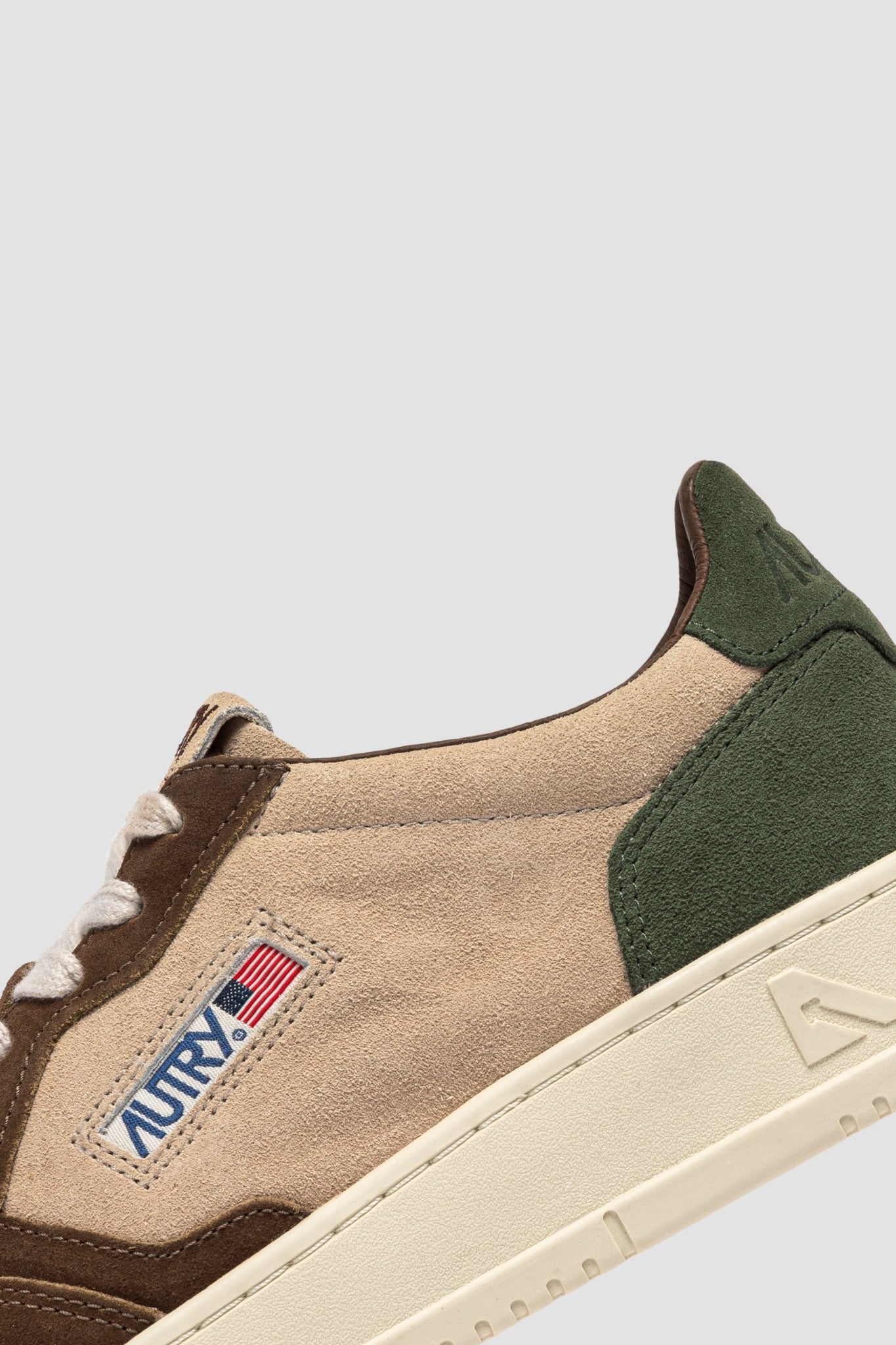 MEDALIST LOW TRIC/SUEDE Capper/Land