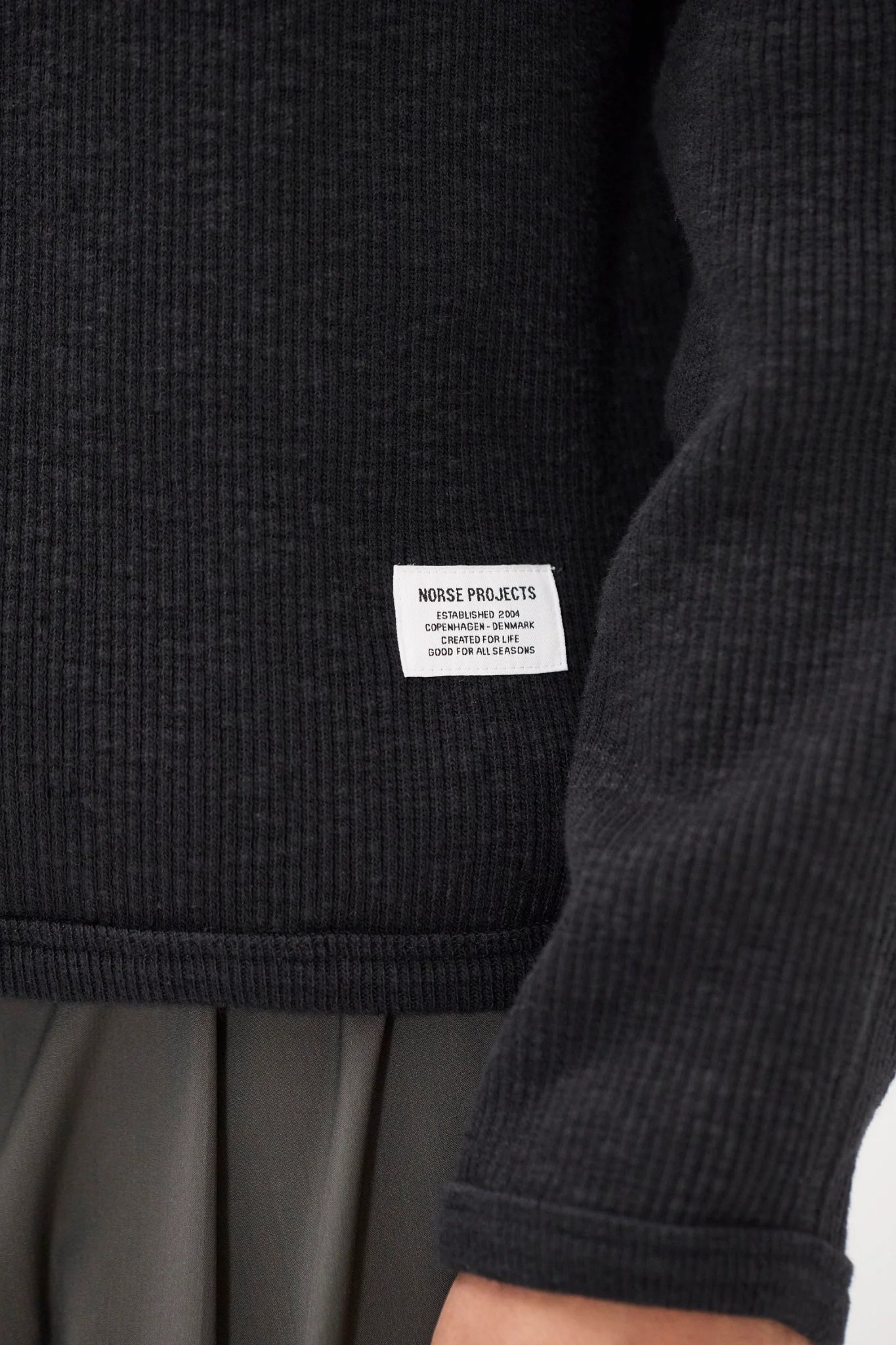 TENO MILITARY RIB ZIP CARDIGAN Black