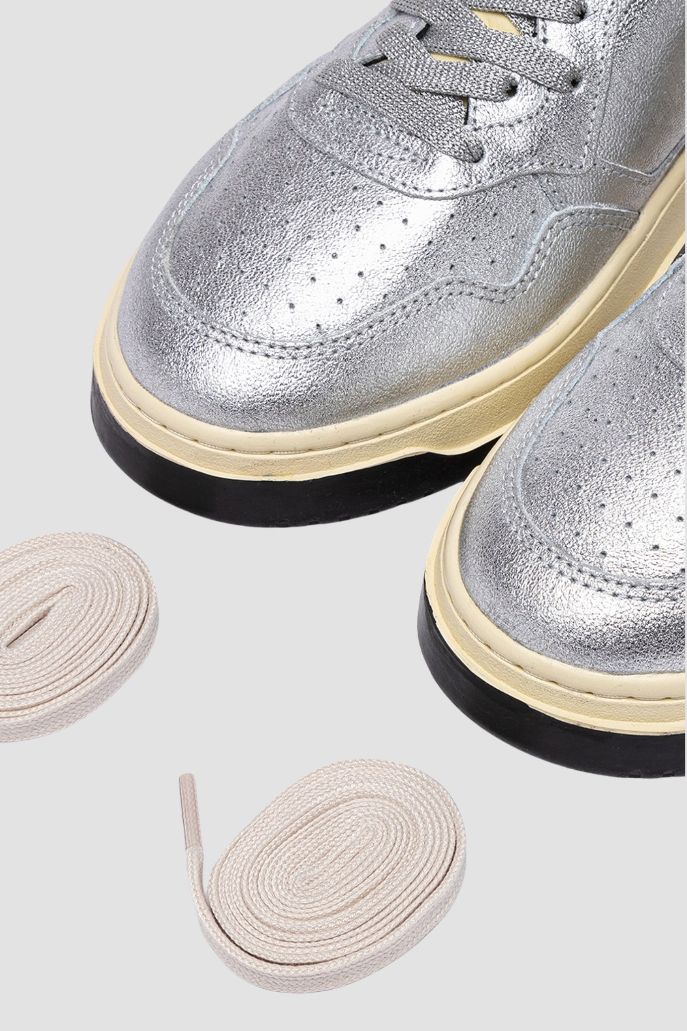 MEDALIST LOW LAMLEA/PAT Silver/Black