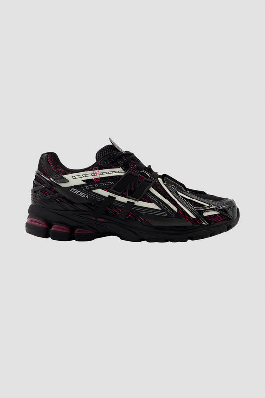 U1906AD Black/ Dragon Berry/ White