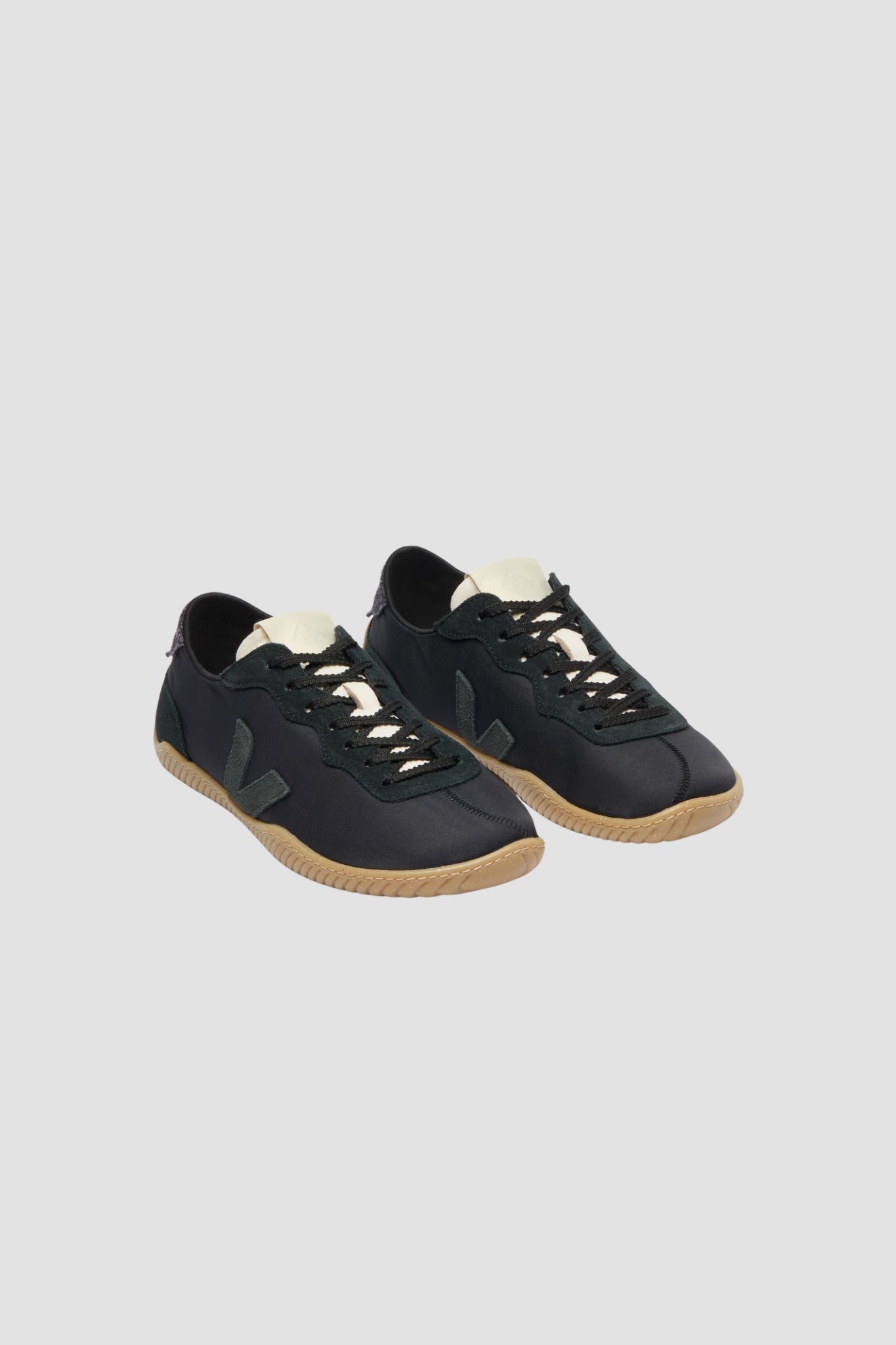 VEJA X BASERANGE JITSU NOLYN Black
