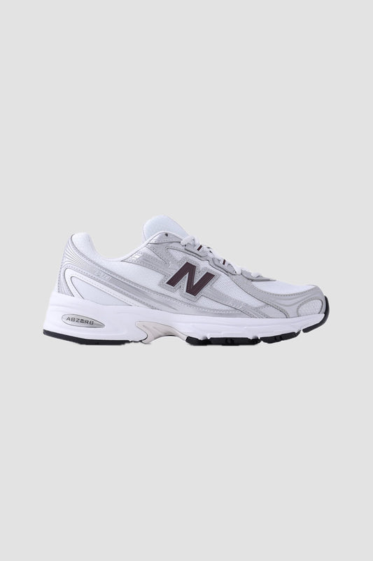 740 white/silver metallic