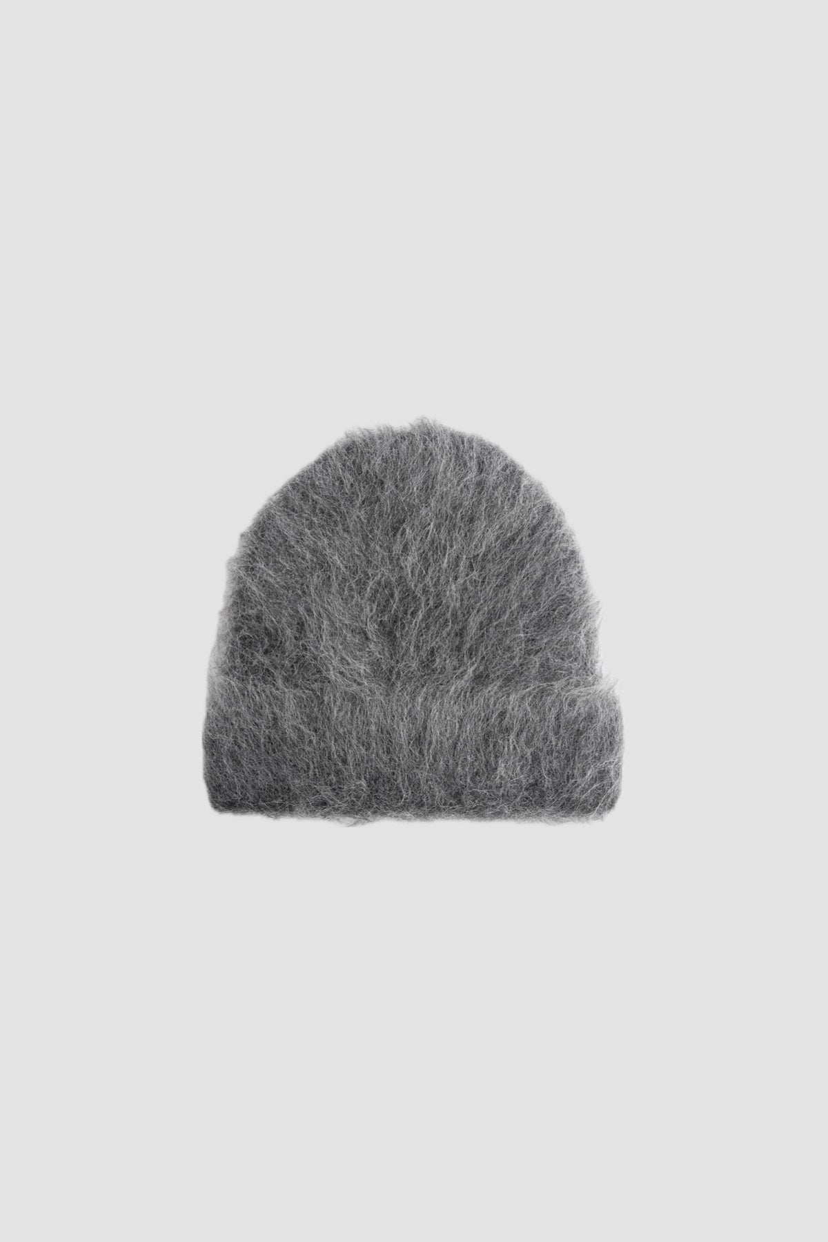 FUZZY BEANIE charcoal alpaca