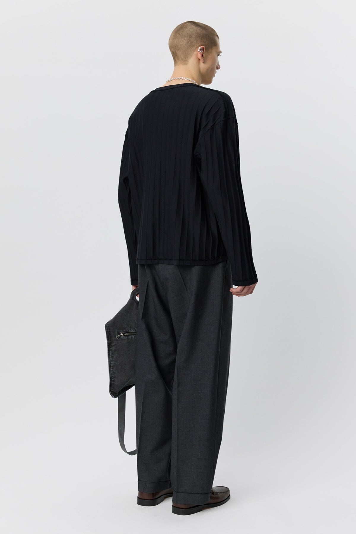 ROUND NECK SWEATER black inverted openwork stripe