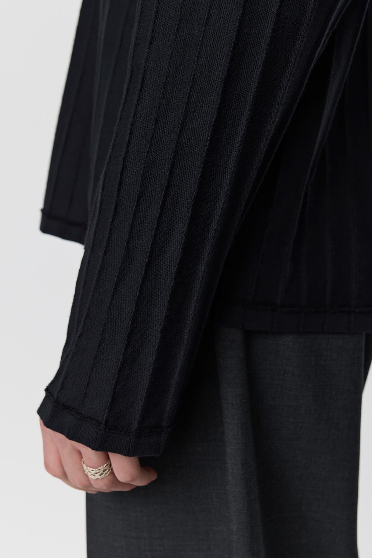 ROUND NECK SWEATER black inverted openwork stripe