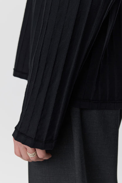 ROUND NECK SWEATER black inverted openwork stripe