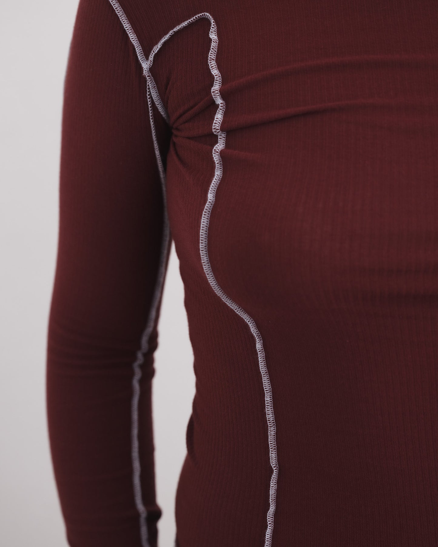 OMATO TURTLENECK nara red